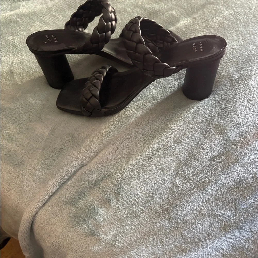 A new day black heels - Picture 2 of 3